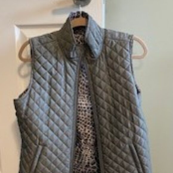 Women's Quilted Reversible Vest - Picture 2 of 2